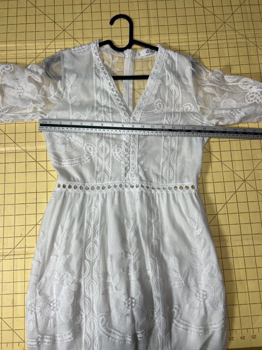 Eleter White Lace Maxi Dress With Sheer Floral Embroidery And V-Neckline Size S - Picture 3 of 7